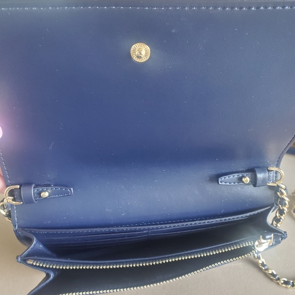 NWT Tory Burch Savannah Quilted Leather T Logo Chain Crossbody Flat Wallet Navy - Picture 3 of 5